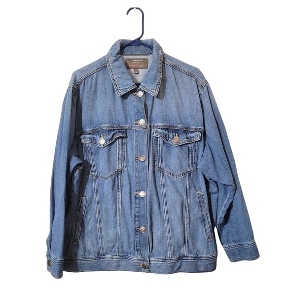 Torrid Relaxed Fit Denim Trucker Jacket Size 2X - Picture 1 of 13